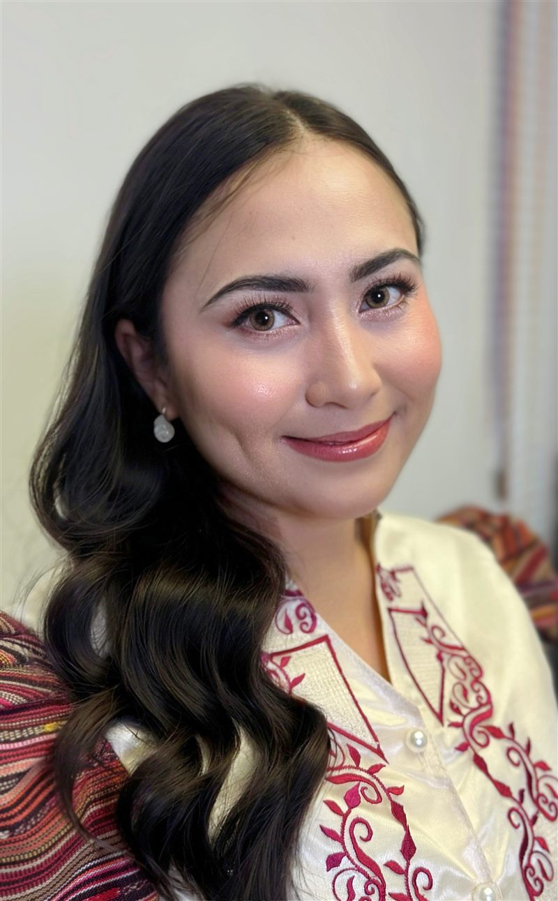 Josephine wearing her graduation makeup and hairstyle by Thedz Makeup Chair